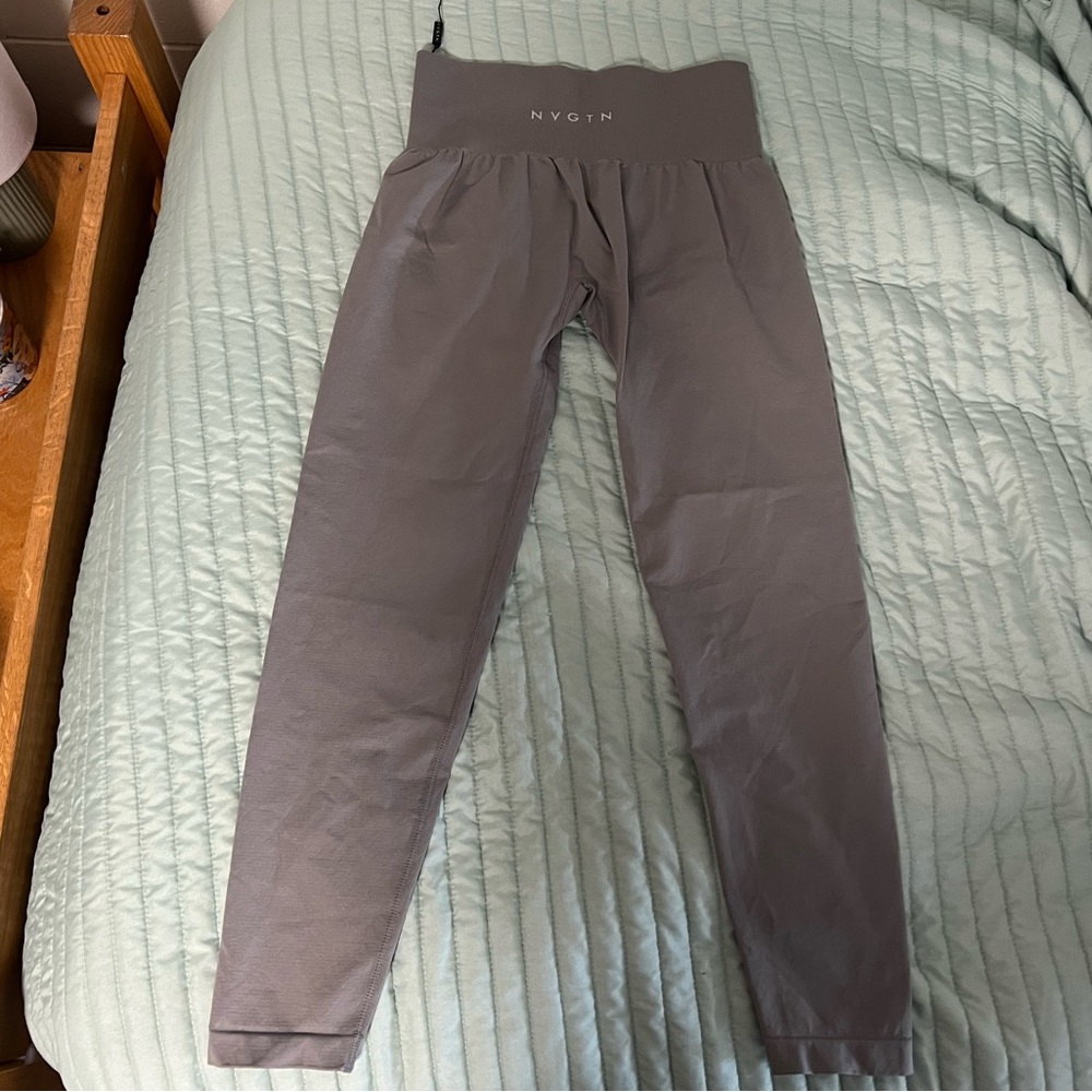 NVGTN Light Grey Solid Seamless Leggings. Brand New!